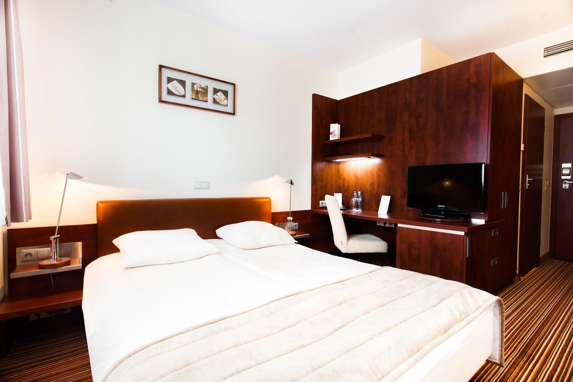 Qubus Hotel กลีวิตเซ ภายนอก รูปภาพ