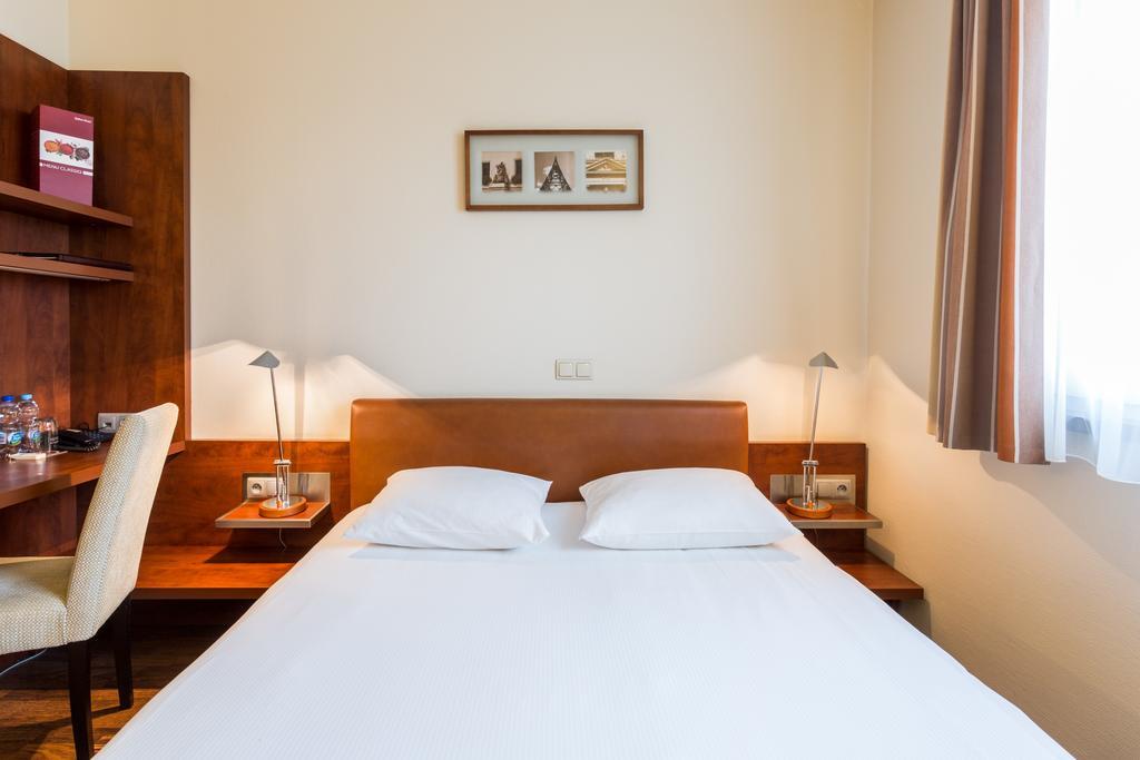 Qubus Hotel กลีวิตเซ ภายนอก รูปภาพ